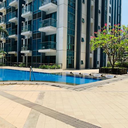 One Palm Tree Villas Condominium - Studio Room With Balcony - Across Terminal 3 马尼拉 外观 照片