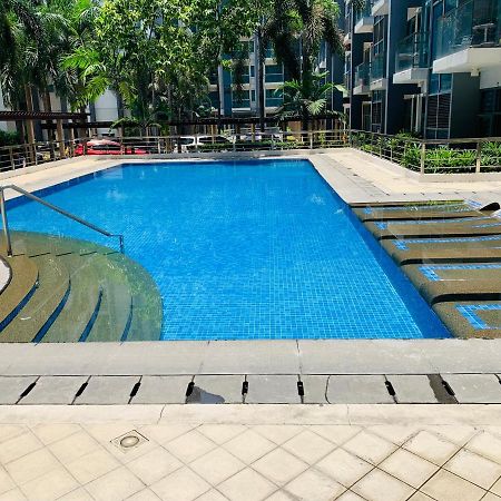 One Palm Tree Villas Condominium - Studio Room With Balcony - Across Terminal 3 马尼拉 外观 照片