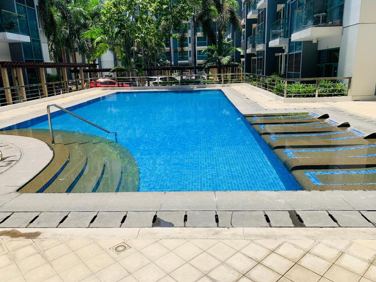 One Palm Tree Villas Condominium - Studio Room With Balcony - Across Terminal 3 马尼拉 外观 照片